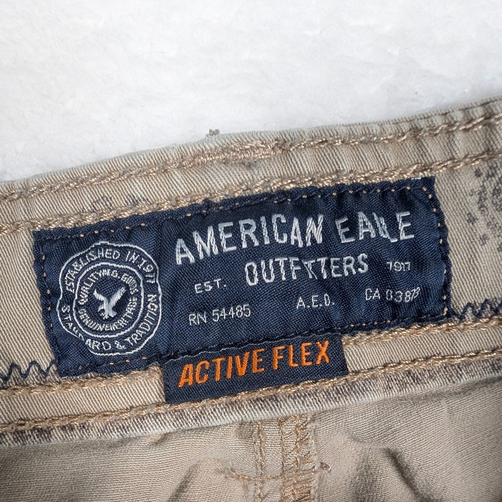 American Eagle Mens 30 Cargo Shorts Tan Tribal Geometric Aztec Active Flex - Picture 2 of 11